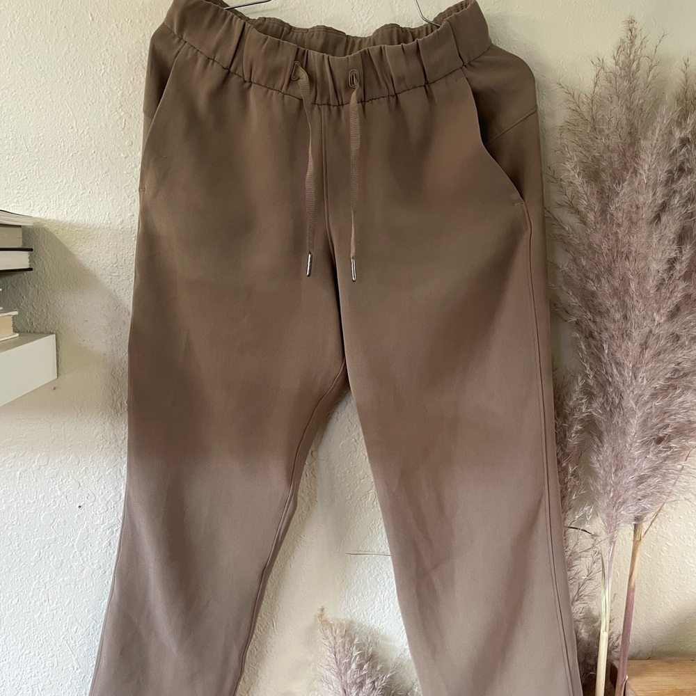 Lululemon on the fly pant tan size 4